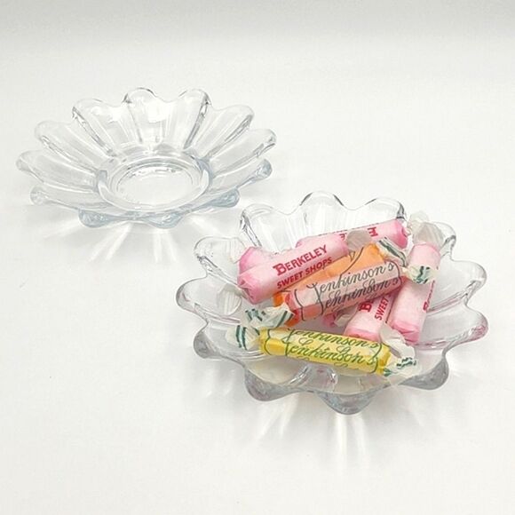 Set of 2 Vintage Flower Shaped Glass Dish Bowl EAPG - Picture 1 of 10
